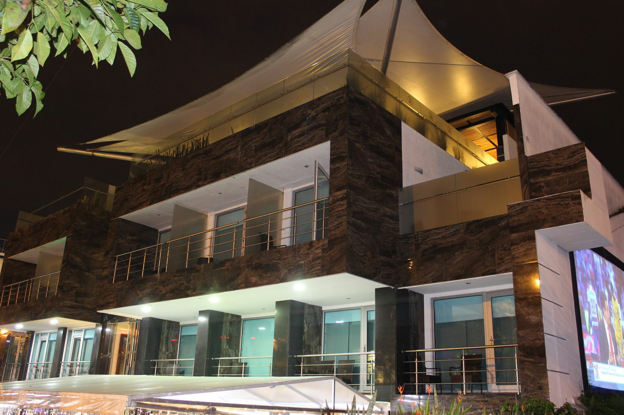 Zi One Luxury Hotel